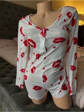 Women's White Long-Sleeve Romper with Red Lip Print